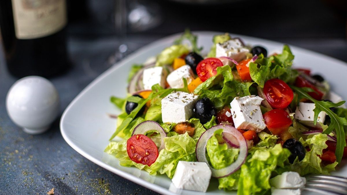 Lekka sałatka to dobry pomysł na kolację. 