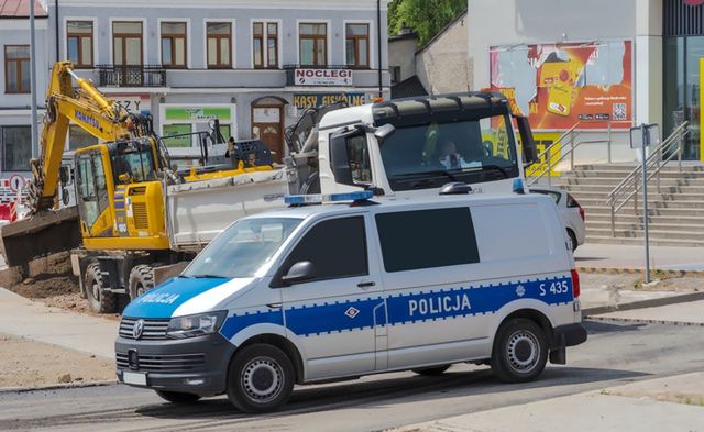 21-latka ofiarą kradzieży. Chciała pomóc koleżance