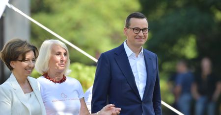 Czternaste emerytury. Premier chwali swój rząd i atakuje opozycję
