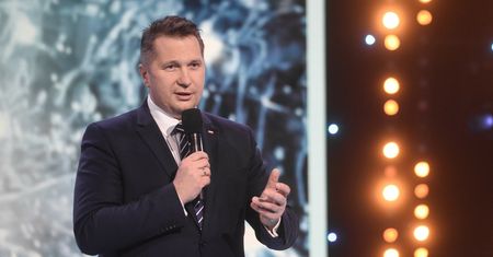 Przemysław Czarnek złożył nauczycielom świąteczne życzenia. "Dzielcie się pokojem"