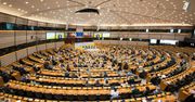 Parlament Europejski przyjął pakt migracyjny. "Rozwiązanie konfliktogenne"