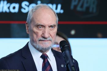 Immunitet Macierewicza. Sejmowi prawnicy wskazali braki