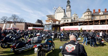 Koronawirus w Polsce. Ministerstwo Zdrowia o tłumie na Jasnej Górze