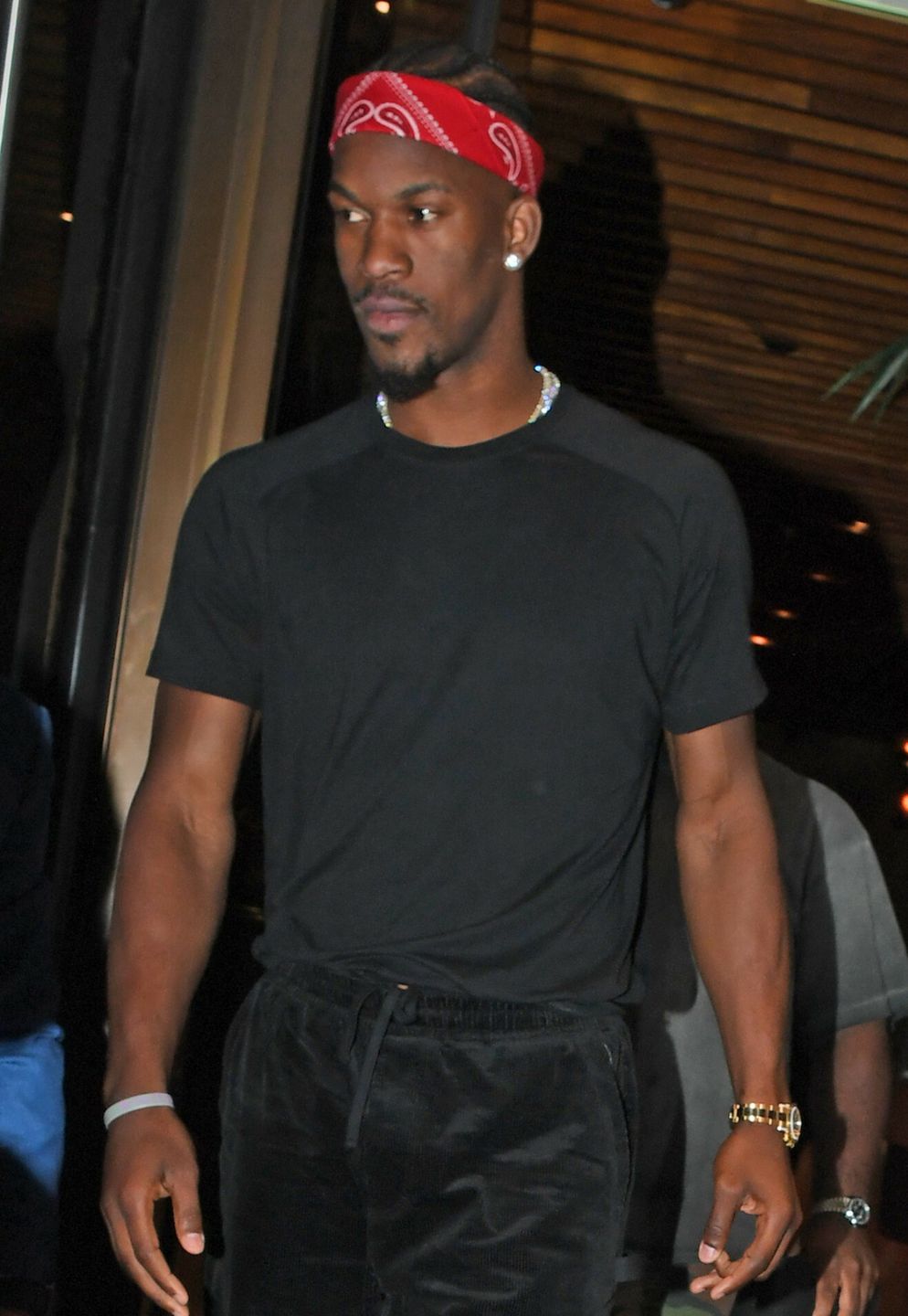 Shakira i koszykarz Jimmy Butler opuszczają restaurację 