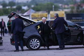 "Bardzo ładnie się palą". Kaczyński o samochodach elektrycznych