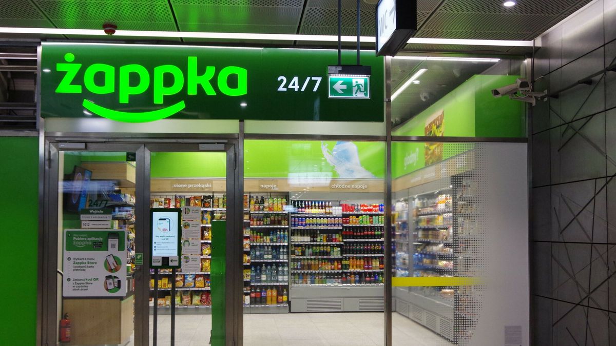 Żabka testuje gry w technologii AR w swoich bezobsługowych sklepach (zdj. ilustracyjne)