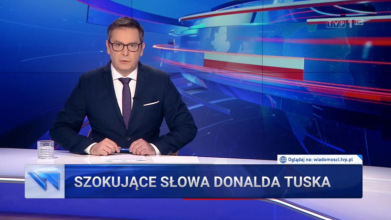 Takiego ataku na Tuska jeszcze nie było. "Wiadomości" mówiły o "odbieraniu Żydom godności"