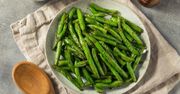 Dodaj do gotowania. Fasolka zachowa piękny kolor i będzie jeszcze smaczniejsza