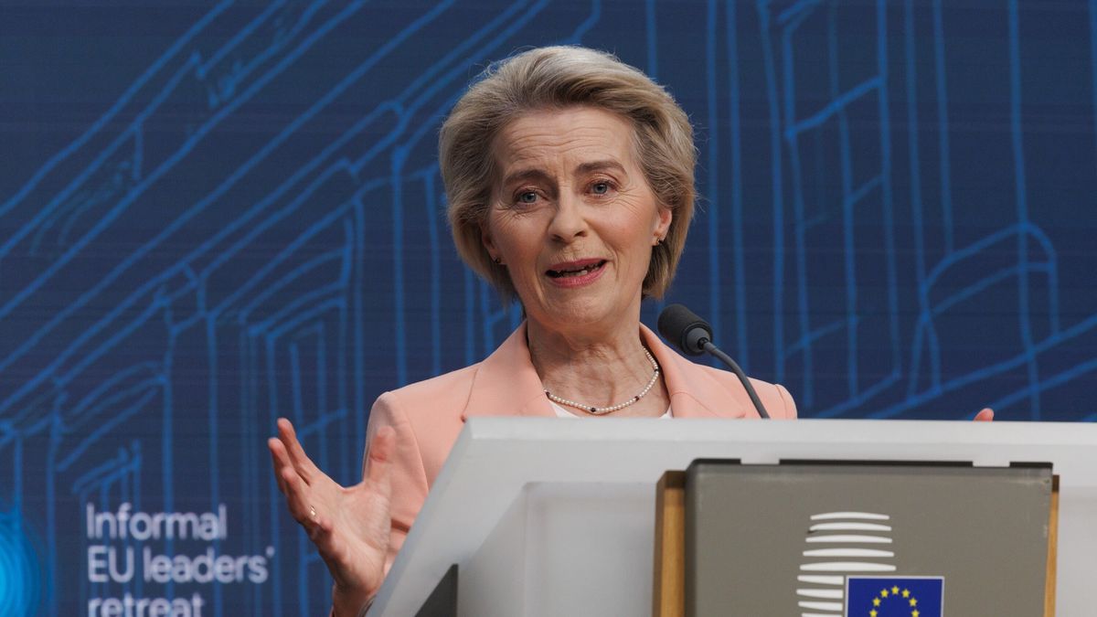 NATO press conference
epa11873651 European Commission President Ursula von der Leyen speaks during a press conference with Poland's Prime Minister Donald Tusk and European Council President Antonio Costa during a press conference at NATO Headquarters, in Brussels, Belgium, 03 February 2025.  EPA/OLIVIER MATTHYS 
Dostawca: PAP/EPA.
OLIVIER MATTHYS
nato, press conference, people