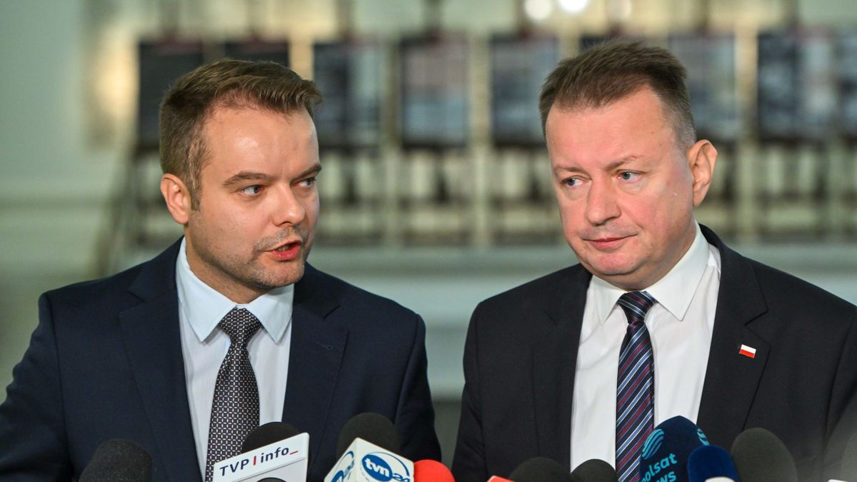 Mariusz B�aszczak, Rafa� Bochenek
Warszawa, 11.10.2024. Pos�owie PiS Mariusz B�aszczak (P) i rzecznik PiS Rafa� Bochenek (L) podczas konferencji prasowej w Sejmie w Warszawie, 11 bm. (sko) PAP/Radek Pietruszka
Radek Pietruszka
konferencja, PiS, polityk polityka, Sejm, Sejmu, briefing prasowy, konferencja prasowa, polityk, polityka