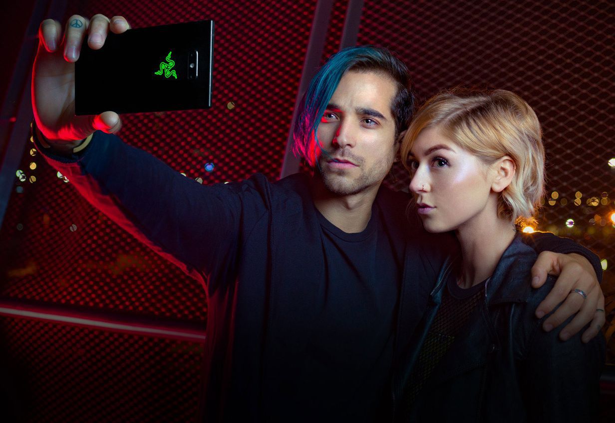 Razer Phone 2 oficjalnie. Jest szybszy, lepiej wykonany i ma podświetlenie Chroma 6