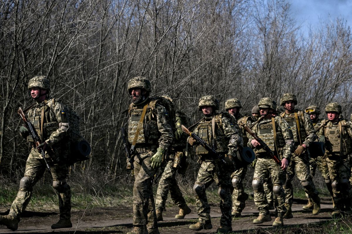 Front w Ukrainie pod presją upałów. Armia przesuwa część działań na noc