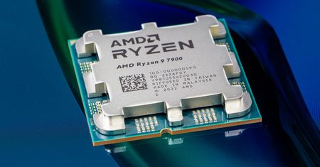 AMD Ryzen 9 7900. Wydajny, trochę tańszy i z fabrycznym coolerem