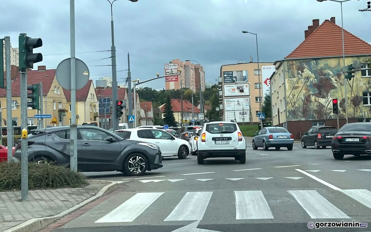 Gorzów: Korki po włączeniu świateł na rondzie Santockim