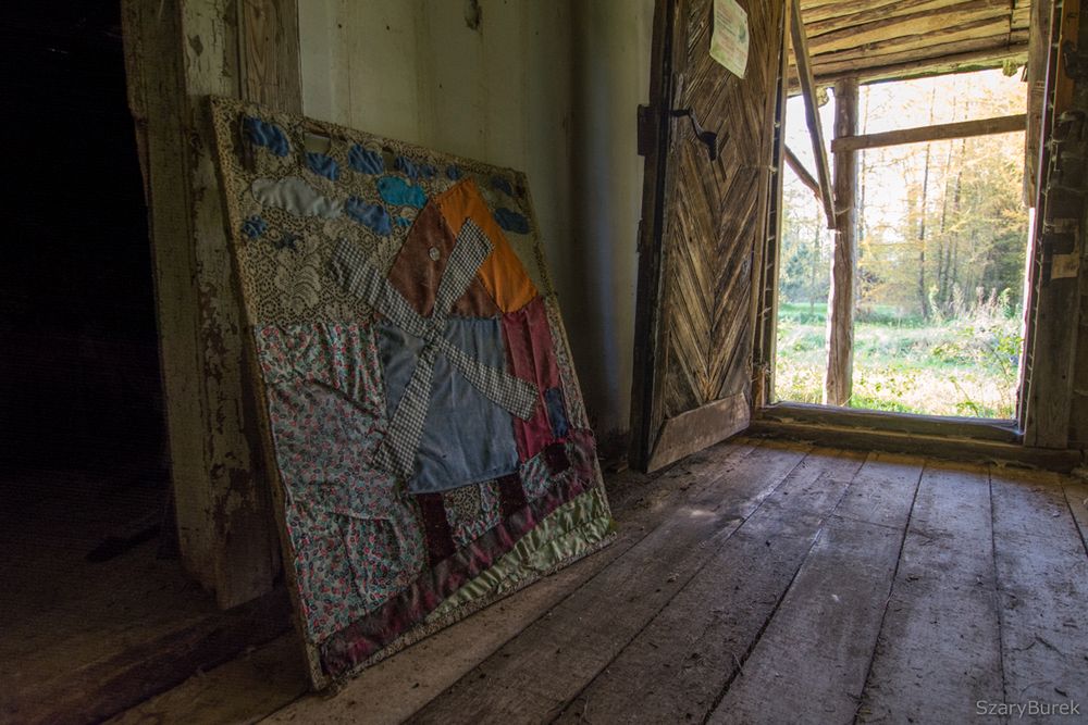 Zapomniany skarb Mazowsza: opuszczony skansen w Petrykozach 18