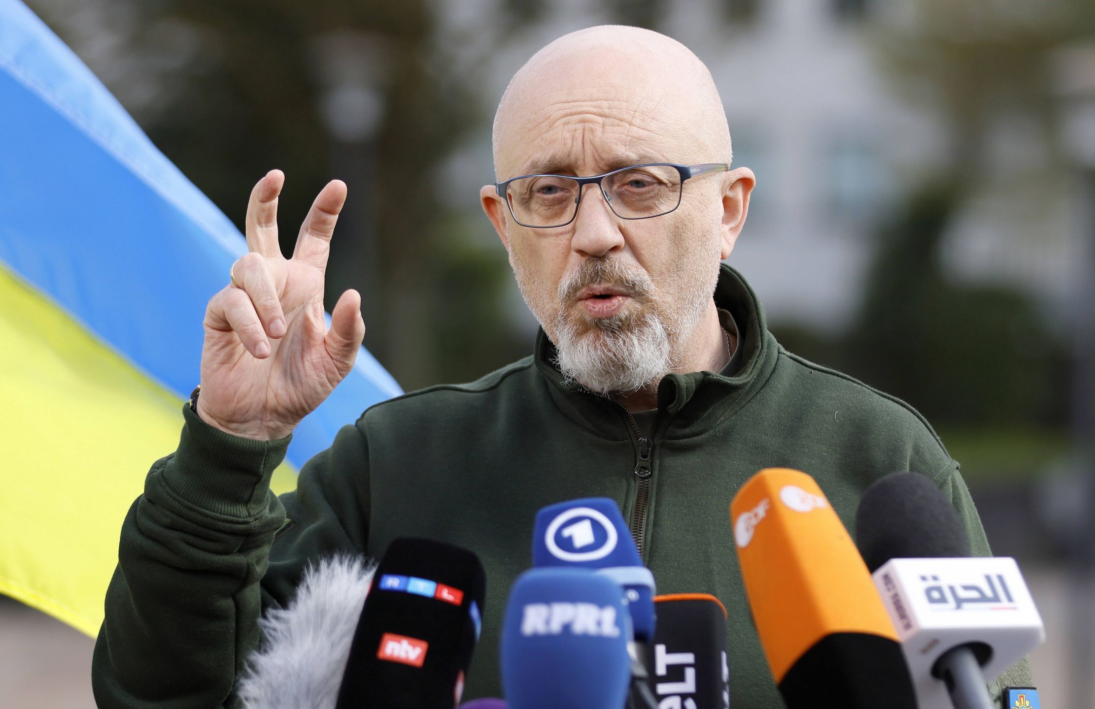 Minister obrony Ołeksij Reznikow zapewnił, że czołgi Leopard wkrótce pokażą swoją siłę na froncie