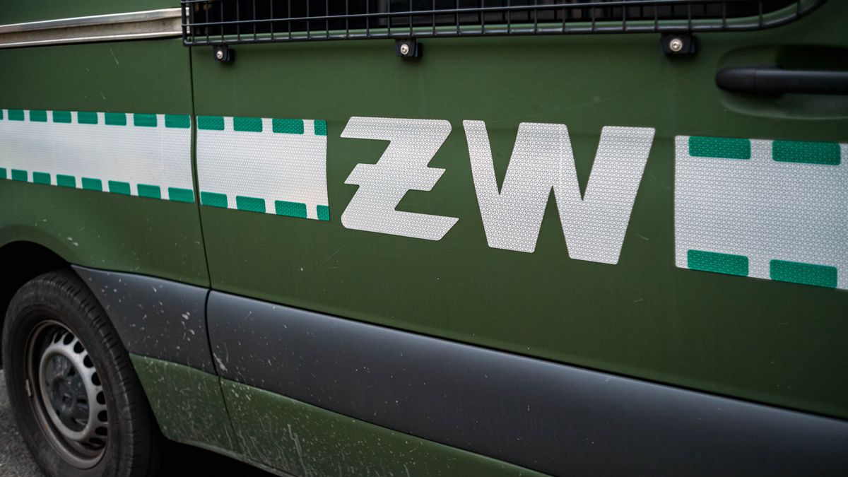 WARSAW, MAZOVIA, POLAND - 2025/08/10: A van bearing the logo of the Polish Military police force Zandarmeria Wojskowa seen beside the parade route. Polish armed forces and those of allies stationed in the country take part in a rehearsal in preparation for a parade on National Armed Forces Day on the 15th August. Soldiers muster as the sun rises over the Vistula River and march past grandstands prepared for dignitaries. The soldiers were followed by mechanised divisions travelling in tanks and a variety of armoured vehicles. Afterwards, deputy Prime Minister and Minister of National Defence, Wladyslaw Kosiniak-Kamysz addressed a post rehearsal press conference where he is accompanied by the Chief of the General Staff of the Polish Armed Forces, General Wieslaw Kukula. (Photo by Neil Milton/SOPA Images/LightRocket via Getty Images)