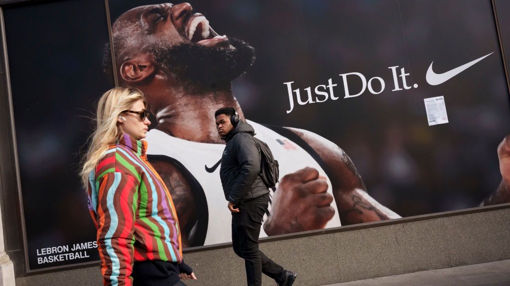 Nike walczy ze spadkiem przychodów