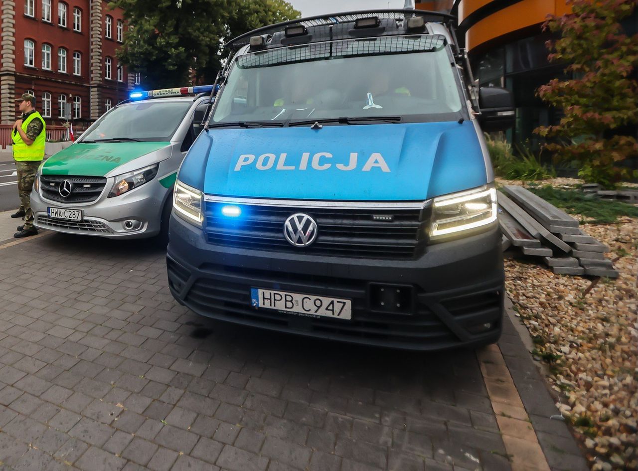 Tarnów: Wspólna akcja straży granicznej i policji. Przestępca z Ukrainy zatrzymany i deportowany z Polski