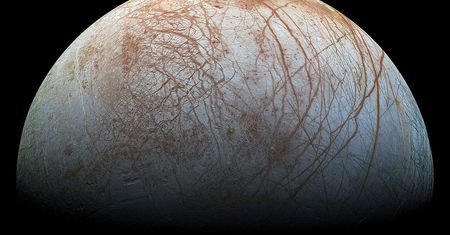NASA: Pierwsze takie zdjęcia księżyca Jowisza. Europa na niezwykle szczegółowym zbliżeniu
