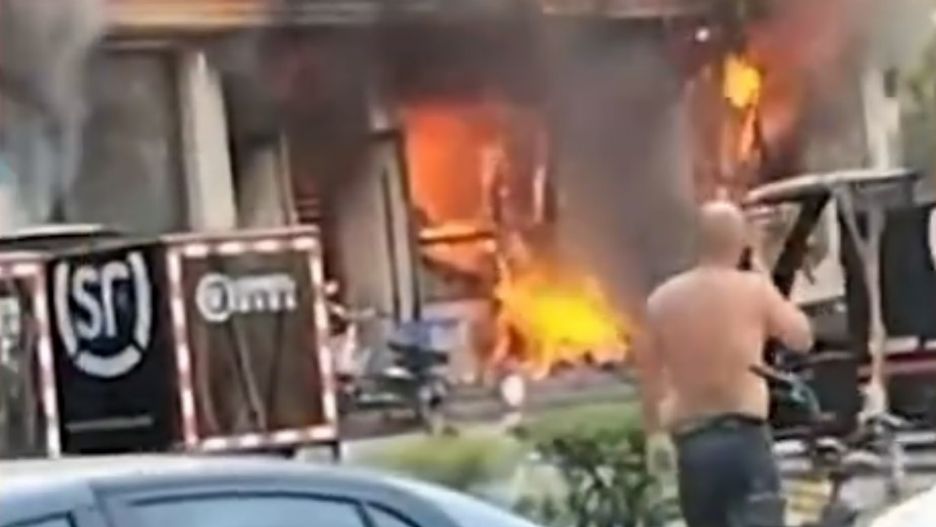 Łącznie w tragicznym pożarze restauracji w Chinach zginęło 17 osób.