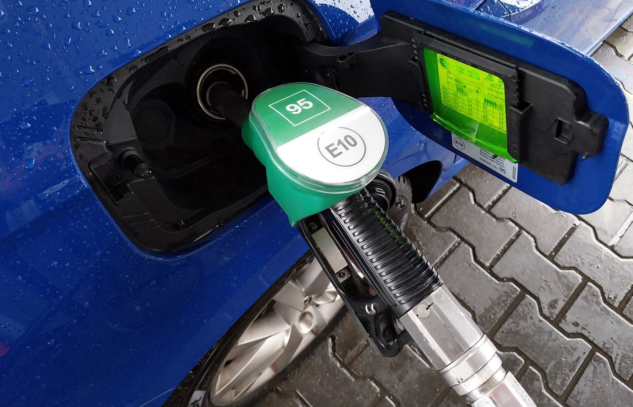 Nowe paliwo niewłaściwe dla miliona aut. Rząd nie przedłuży życia starej benzyny 95