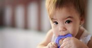 Swędzące zęby: jak pomóc dziecku w czasie ząbkowania?