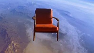 Kosmiczne krzesło, czyli ciekawa reklama Toshiby (wideo) 1