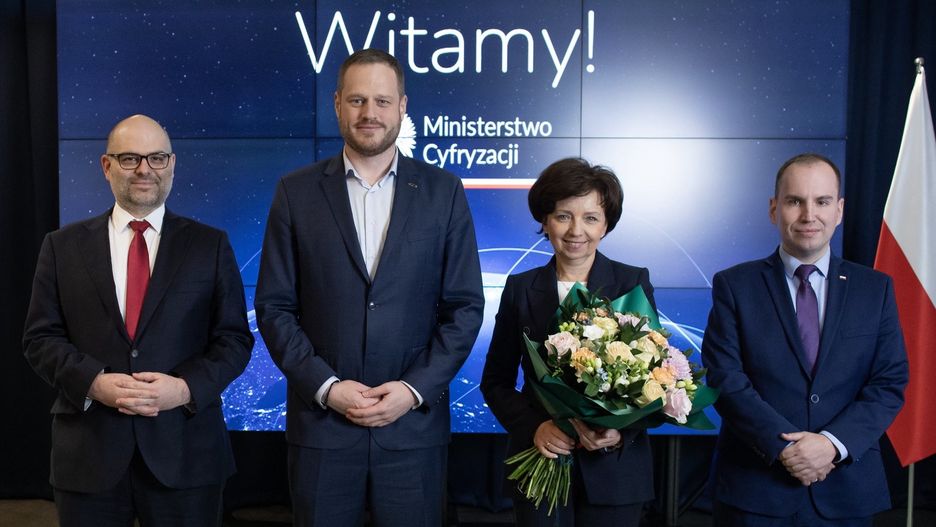 Burza wokół Ministerstwa Cyfryzacji. Zmieniała się władza i nie zapłacili za słynny rządowy program