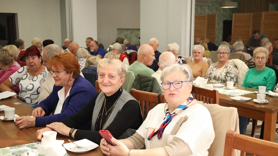 Seniorzy z Oddziału Rejonowego PZERiI w Krotoszynie spotykają się co miesiąc, w każdy pierwszy czwartek miesiąca.