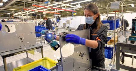 Niemiecka gospodarka straciła setki miliardów euro. Nowy raport