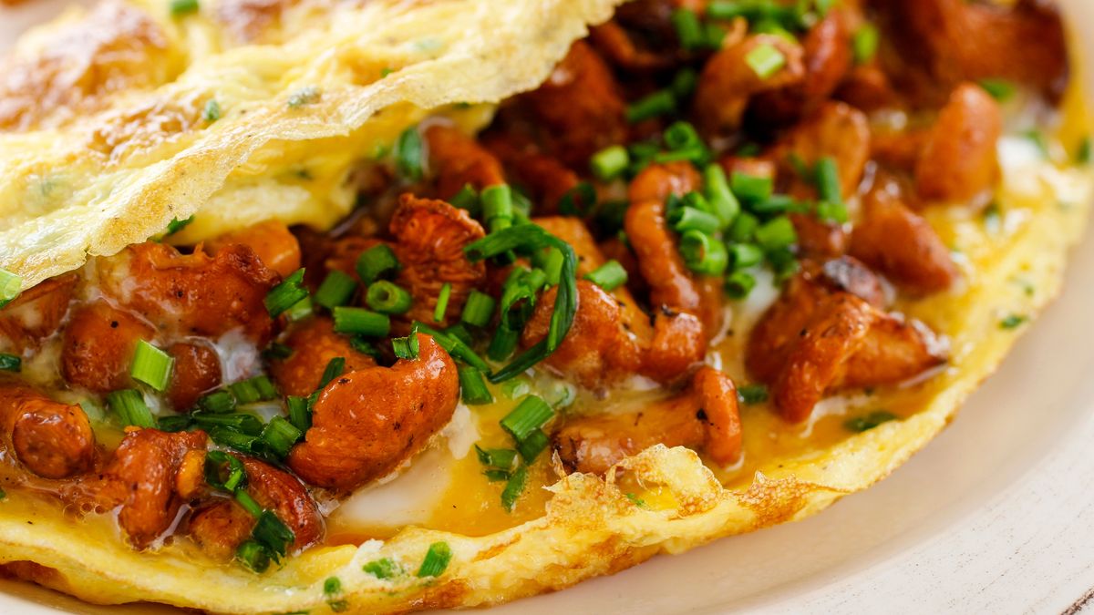 Omlet z kurkami to świetny pomysł na rozpoczęcie dnia