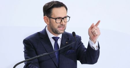Dlaczego Orlen nie zerwał umów na ropę z Rosji? Obajtek: to dla dobra Polaków