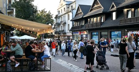 Magnes za 25 zł, oscypek za prawie 30 zł. Oto ceny na Krupówkach