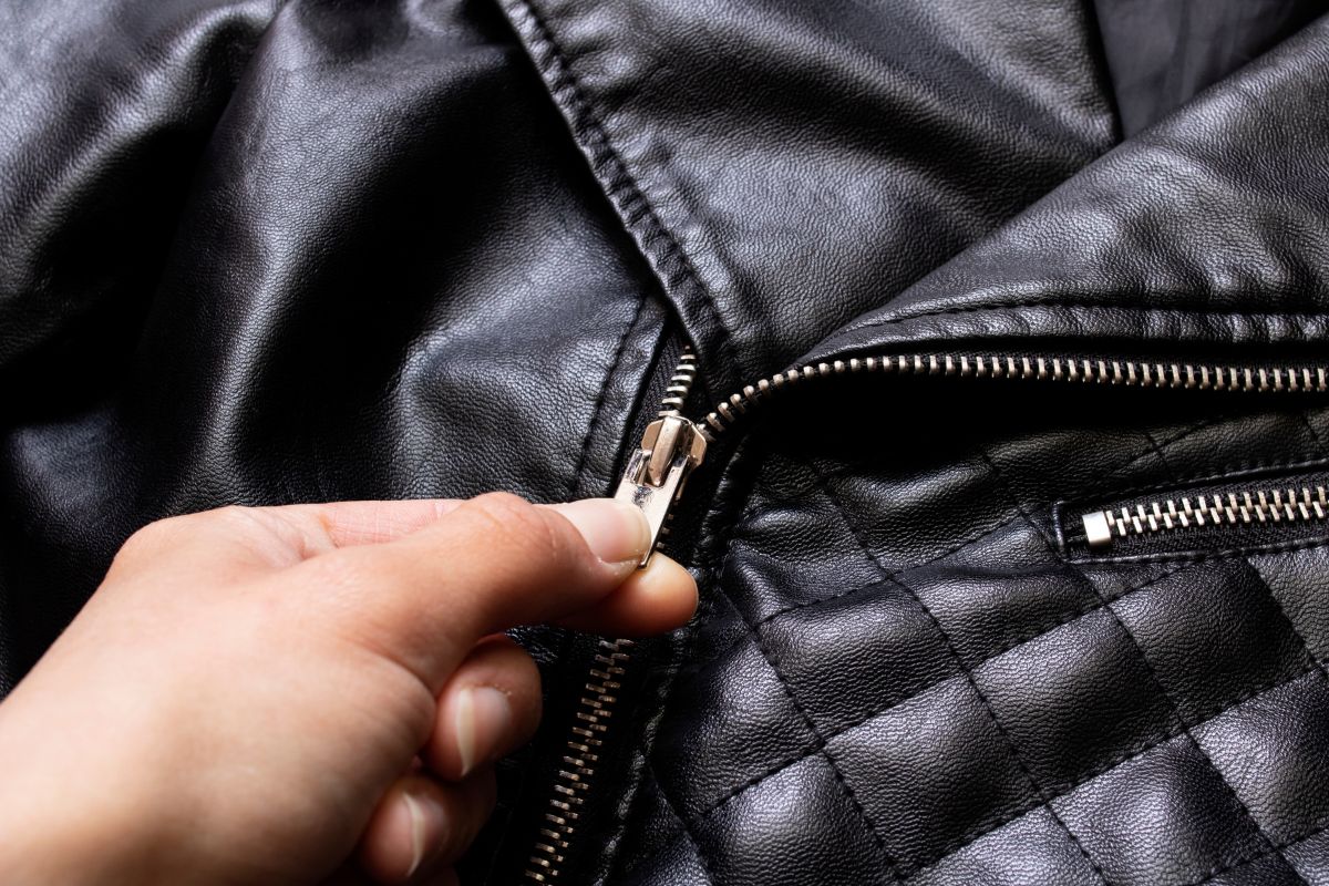 Zipper repair.