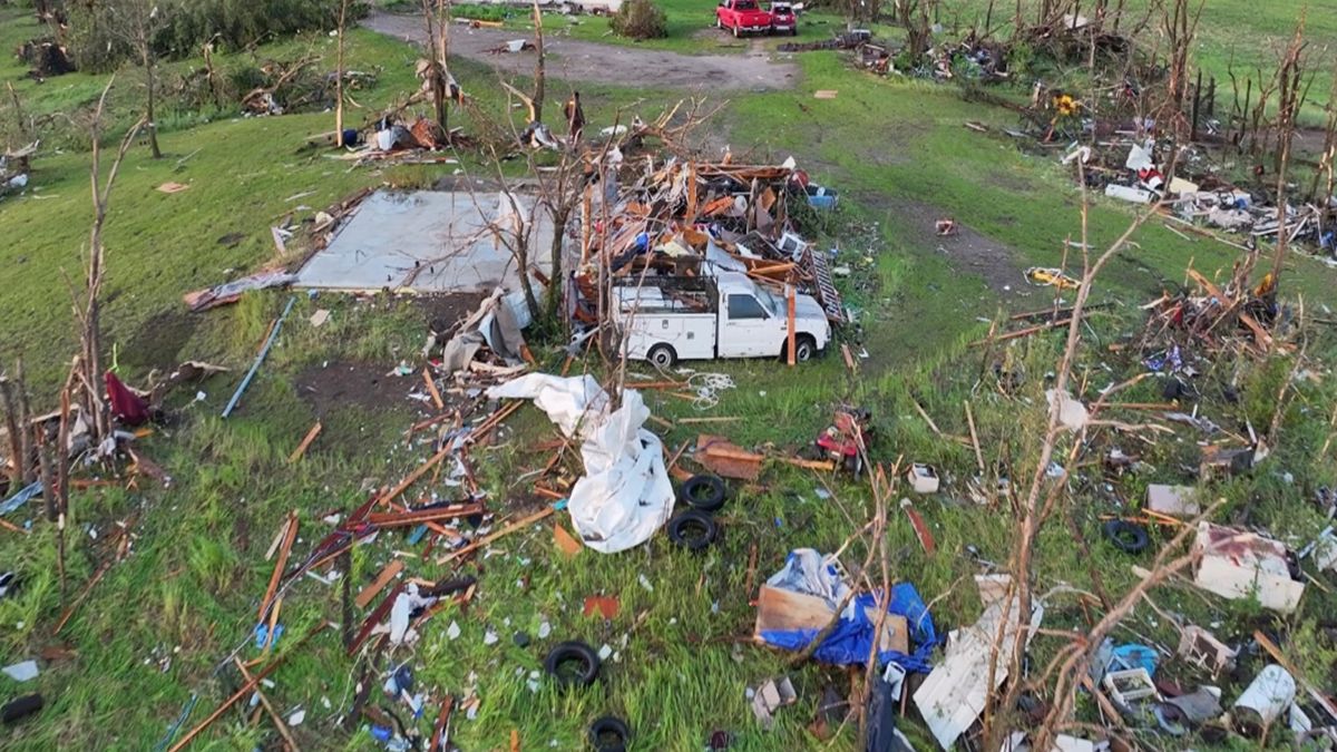 Tragiczne skutki tornada w Dakocie.