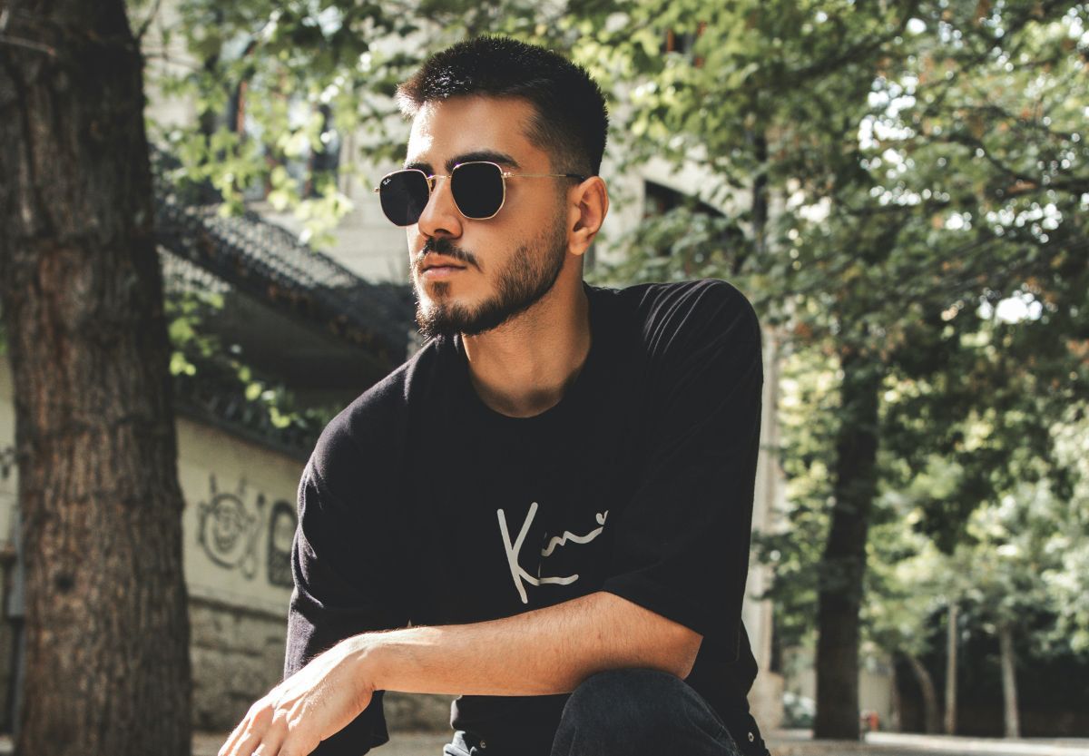 Ukryta kamera w okularach Ray-Ban. BBC o nękaniu kobiet na TikToku