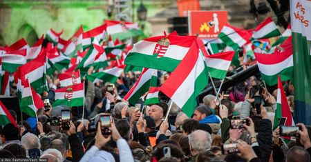 TISZA ma 2/3? Tak przewidują pierwsze sondaże