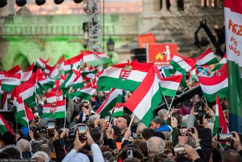 TISZA ma 2/3? Tak przewidują pierwsze sondaże