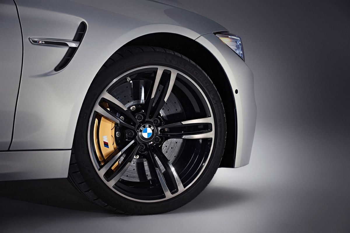 Ogromna galeria zdjęć z kabrioletem BMW M4 224