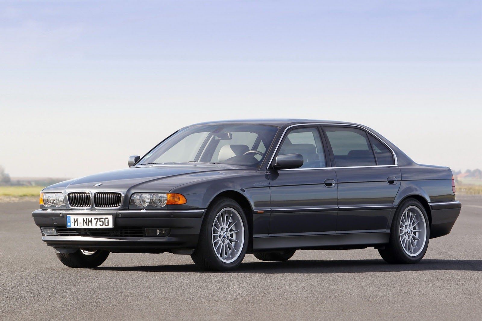 BMW Serii 7 V12