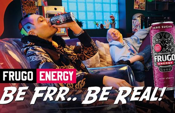 Raper Jacuś utworem "Brokatowa sukienka" reklamuje Frugo Energy