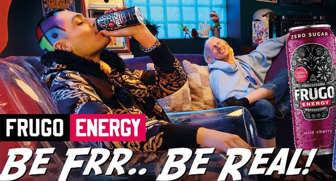 Raper Jacuś utworem "Brokatowa sukienka" reklamuje Frugo Energy