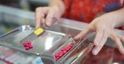 Nadmiar może karmić raka. Nowe doniesienia ws. witaminy