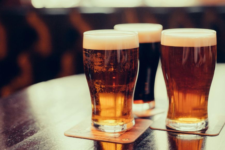 Piwo i alkohol również przyczyniają się do rozwoju komórek rakowych