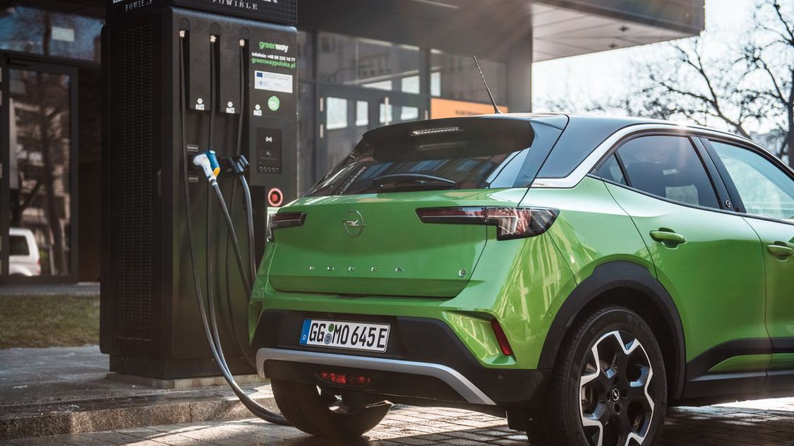 Już od 2028 roku wszystkie nowe ople będą "tankowane" w ten sposób.