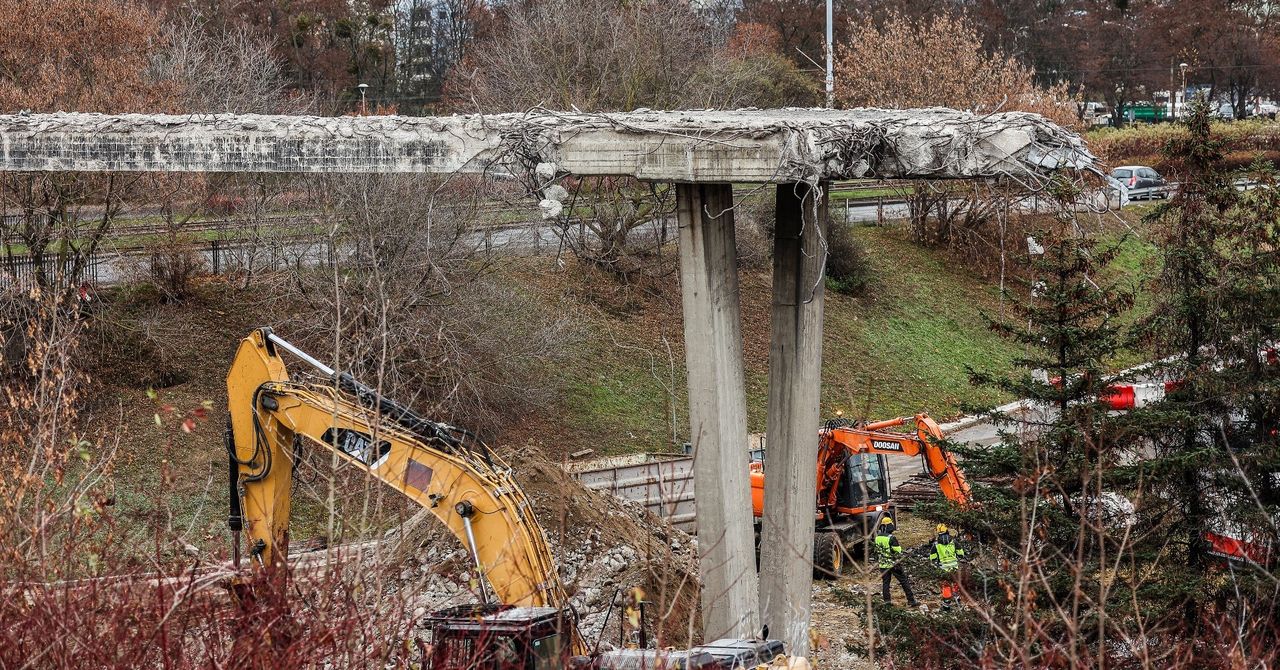 Gdańsk: Kolejny etap rozbiórki kładki. Nocne utrudnienia