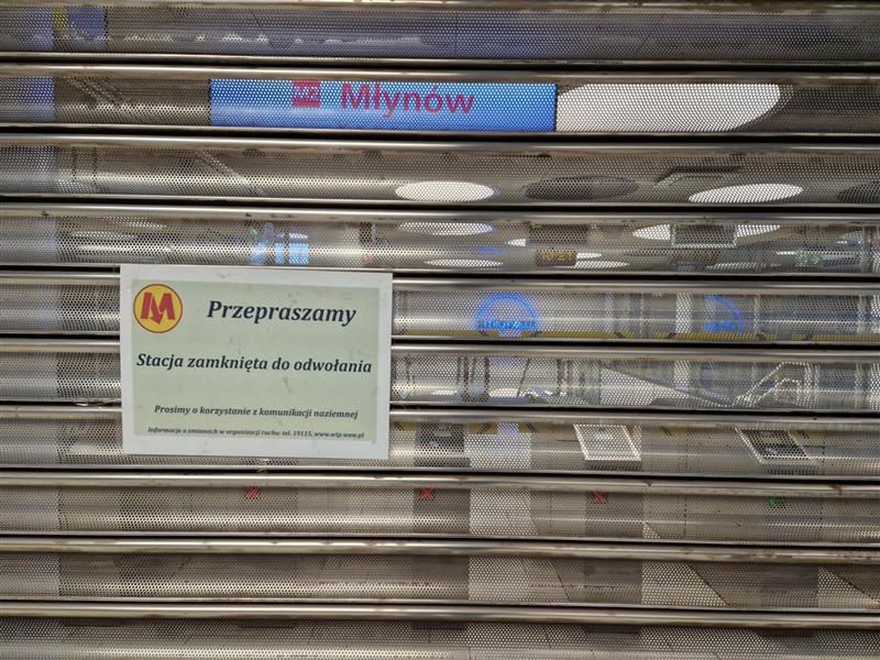 Utrudnienia  na drugiej linii metra 