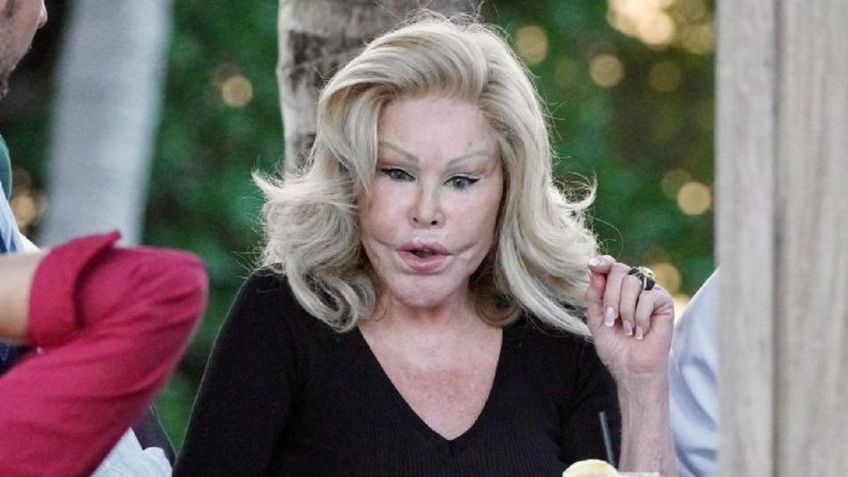 Urodziła się naturalnie piękna. Tak "kobieta kot" wyglądała kiedyś