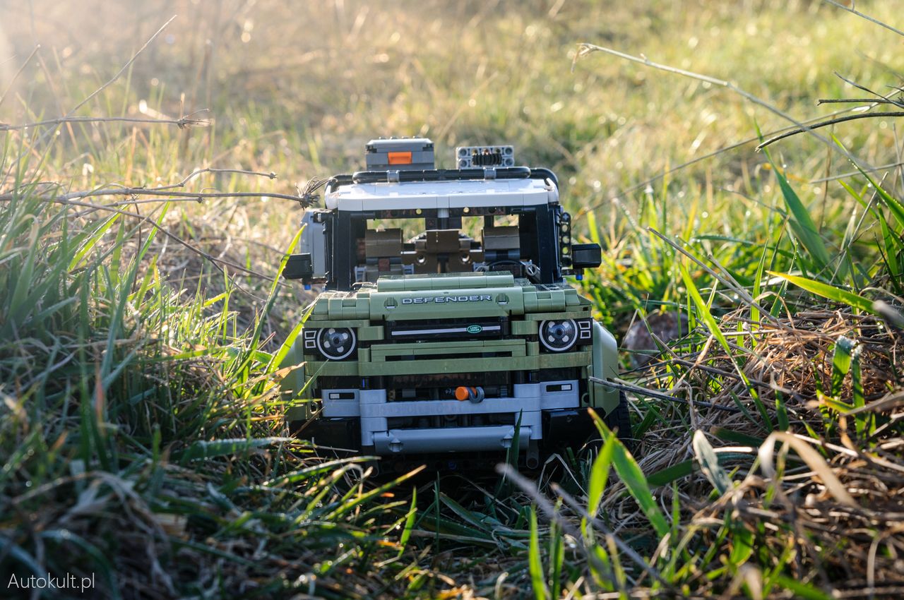 Lego Technic Land Rover Defender 42110